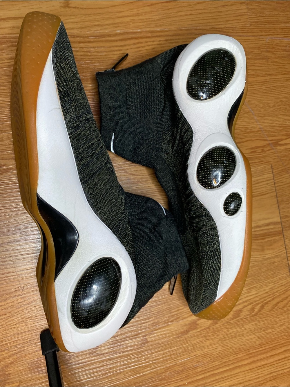 Nike Black White Gum Men's Athletic Shoes